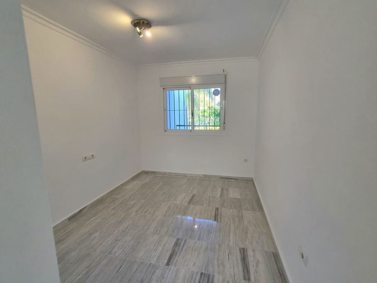 2 quarto Apartamento para venda em Alhaurin Golf com piscina garagem - 260 000 € (Ref: 9909060)