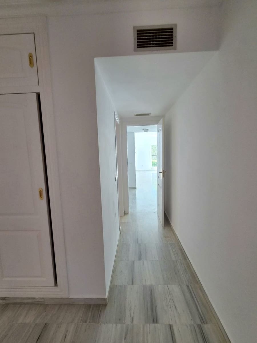 2 quarto Apartamento para venda em Alhaurin Golf com piscina garagem - 260 000 € (Ref: 9909060)