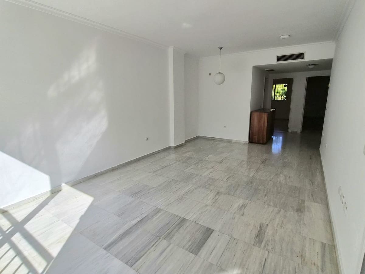 2 quarto Apartamento para venda em Alhaurin Golf com piscina garagem - 260 000 € (Ref: 9909060)