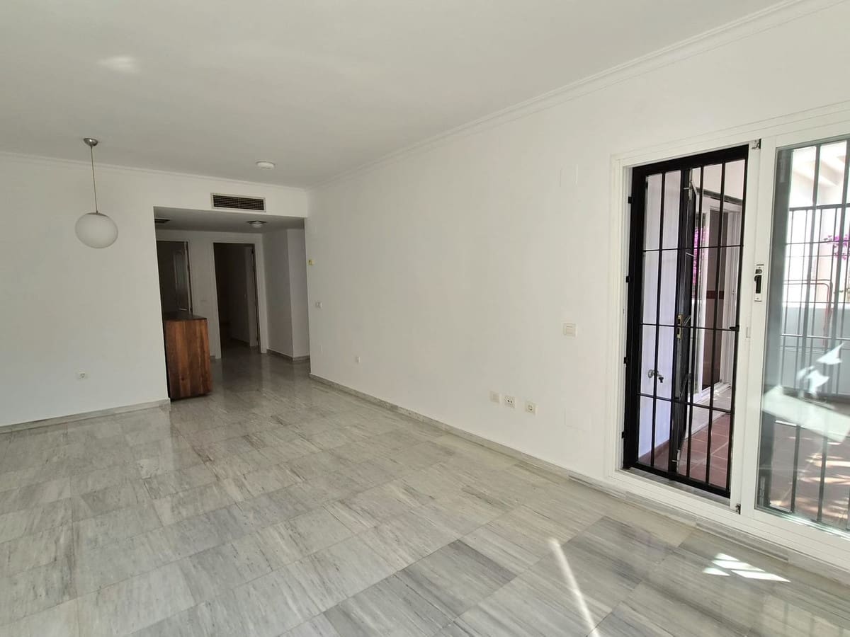 2 quarto Apartamento para venda em Alhaurin Golf com piscina garagem - 260 000 € (Ref: 9909060)