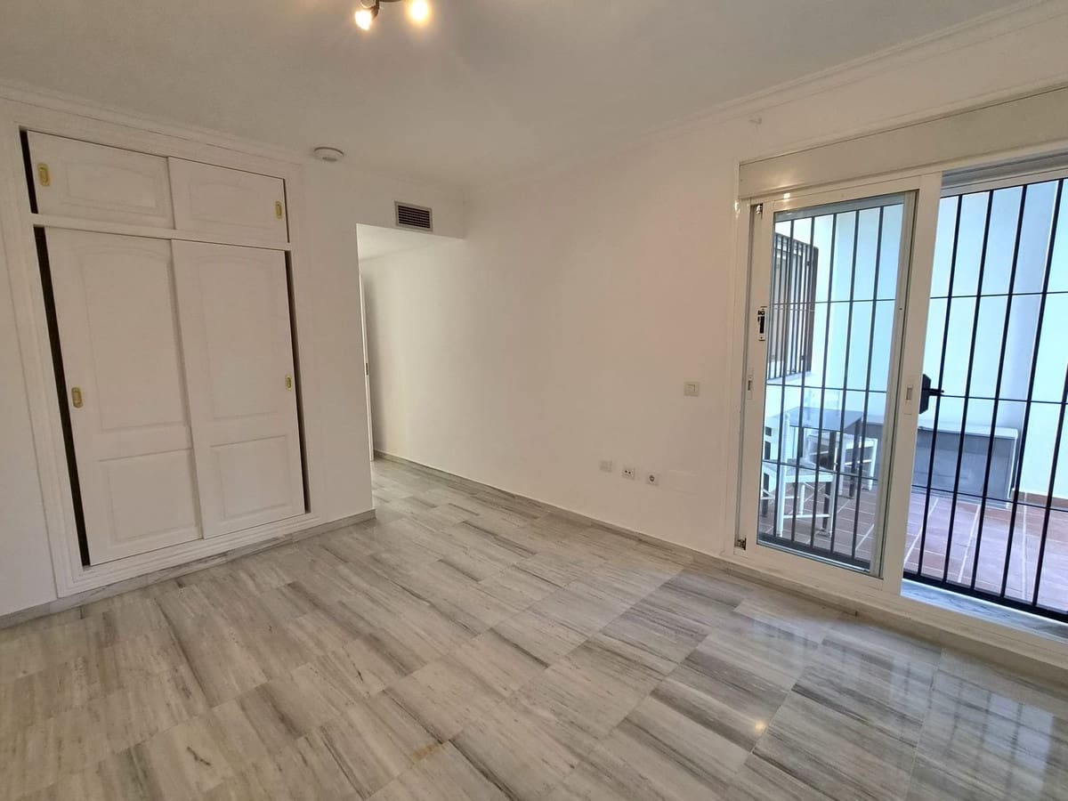2 quarto Apartamento para venda em Alhaurin Golf com piscina garagem - 260 000 € (Ref: 9909060)