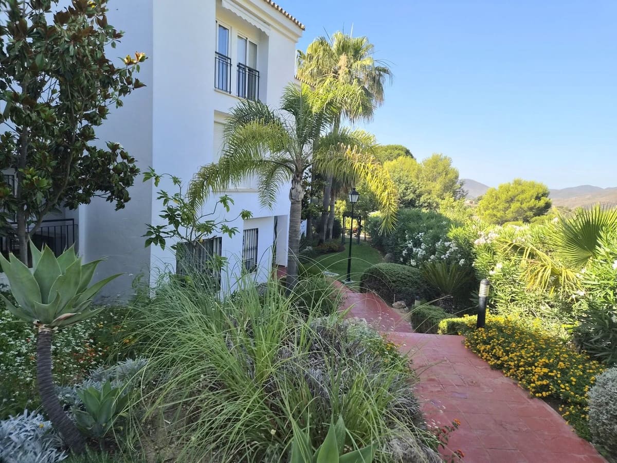 2 quarto Apartamento para venda em Alhaurin Golf com piscina garagem - 260 000 € (Ref: 9909060)