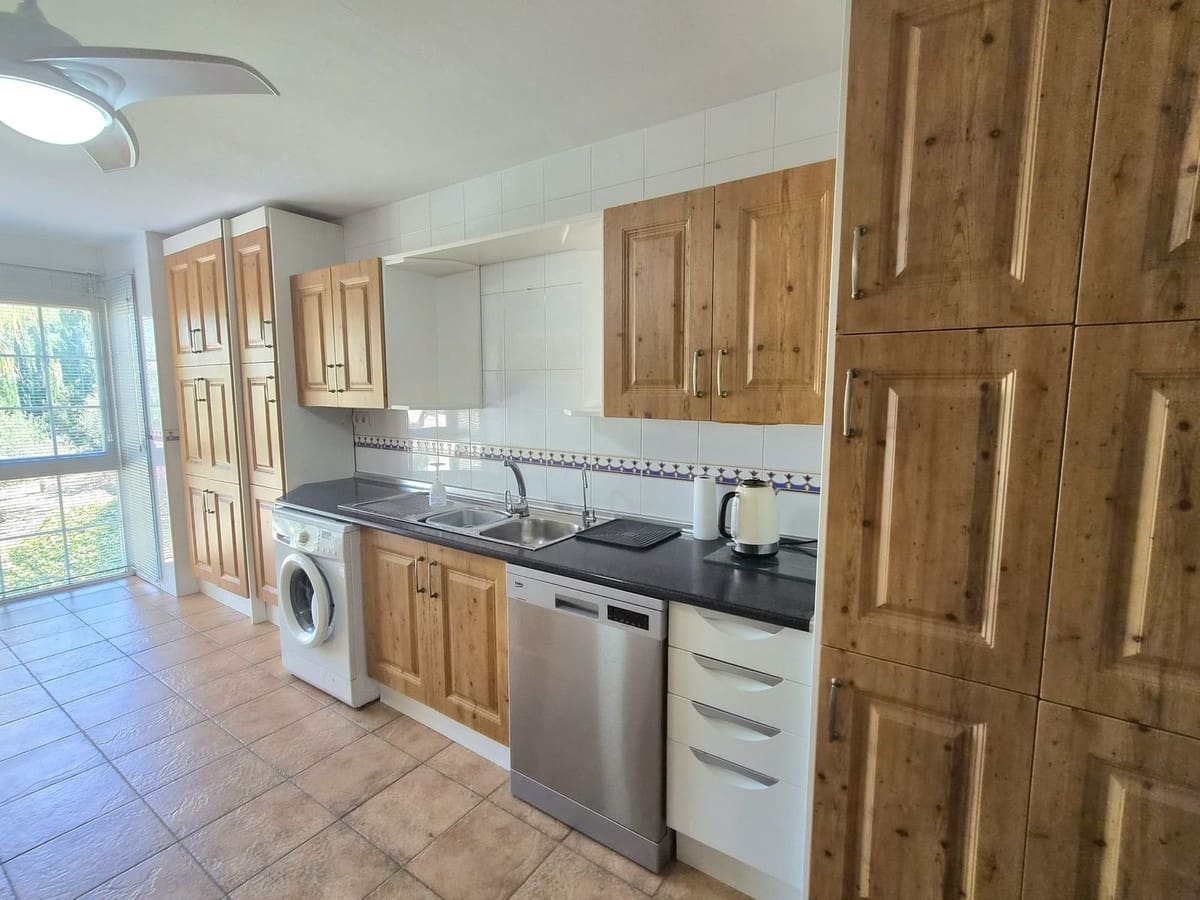 2 sypialnia Apartament na sprzedaż w Alhaurin Golf z basenem garażem - 450 000 € (Ref: 9929990)