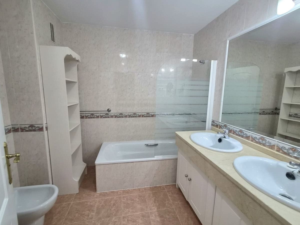 2 sypialnia Apartament na sprzedaż w Alhaurin Golf z basenem garażem - 450 000 € (Ref: 9929990)
