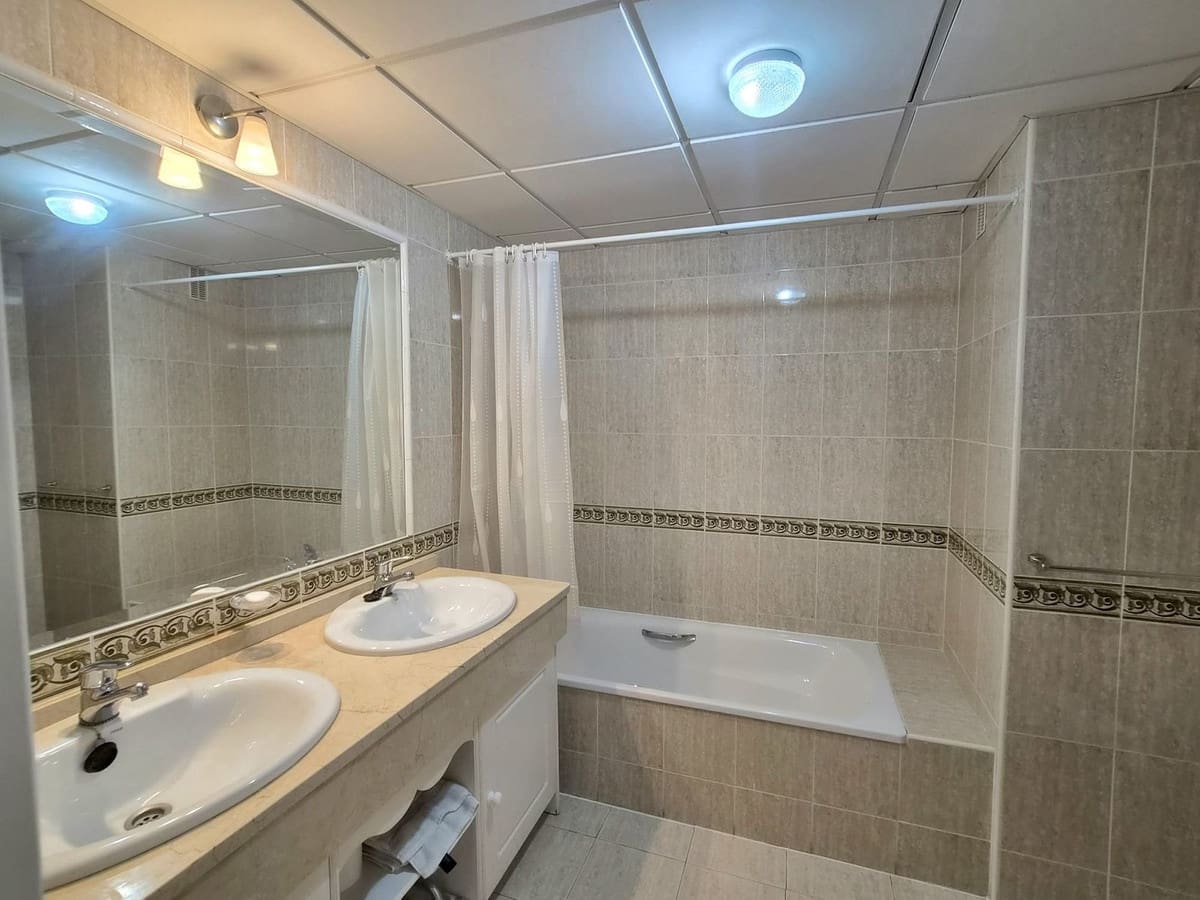 2 sypialnia Apartament na sprzedaż w Alhaurin Golf z basenem garażem - 450 000 € (Ref: 9929990)