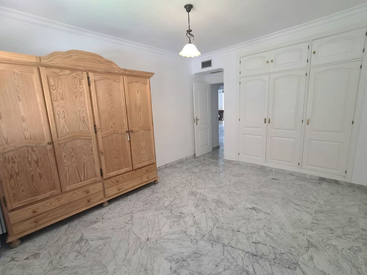 2 sypialnia Apartament na sprzedaż w Alhaurin Golf z basenem garażem - 450 000 € (Ref: 9929990)