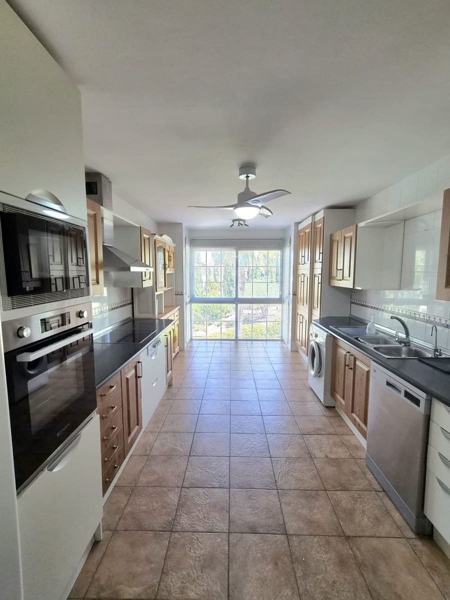 2 sypialnia Apartament na sprzedaż w Alhaurin Golf z basenem garażem - 450 000 € (Ref: 9929990)