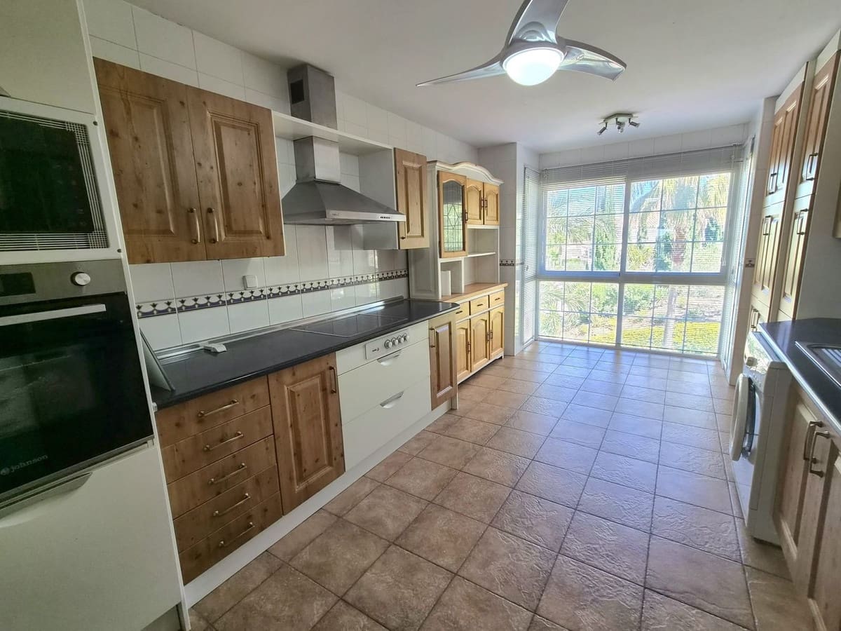 2 sypialnia Apartament na sprzedaż w Alhaurin Golf z basenem garażem - 450 000 € (Ref: 9929990)