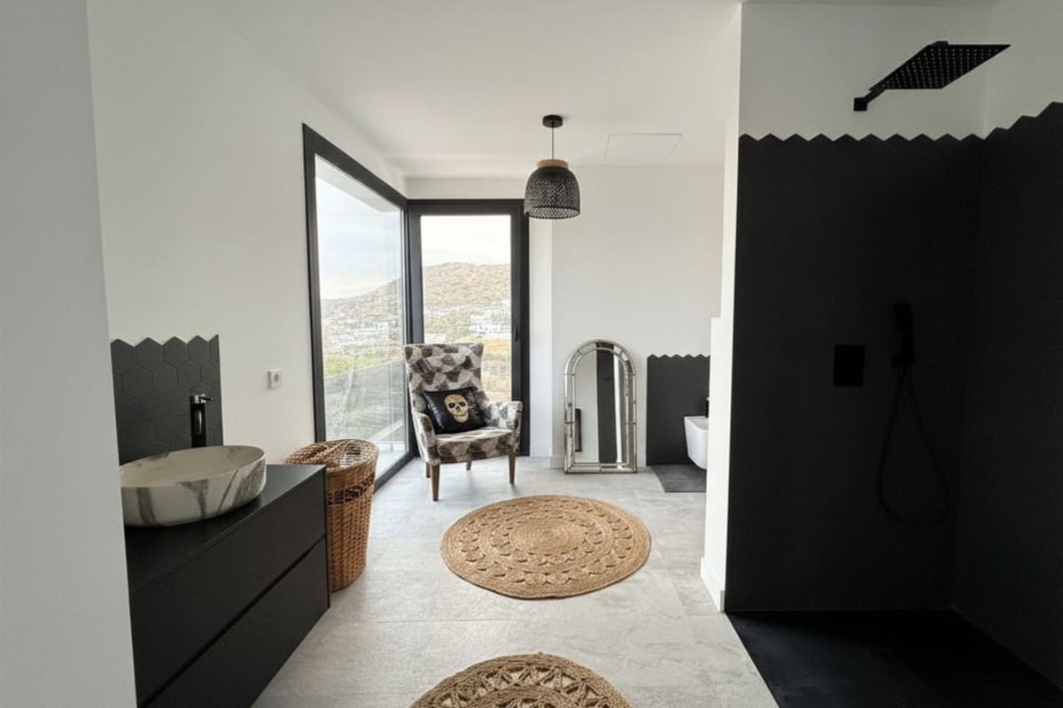 4 Zimmer Villa zu verkaufen in Coin mit Pool Garage - 1.600.000 € (Ref: 9946330)