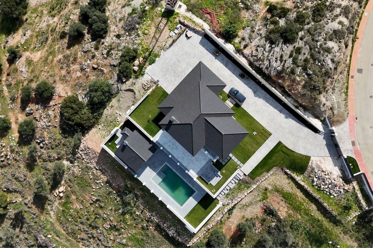 4 Zimmer Villa zu verkaufen in Coin mit Pool Garage - 1.600.000 € (Ref: 9946330)