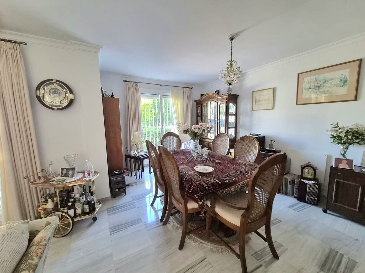 3 quarto Moradia Geminada para venda em Alhaurin Golf com piscina garagem - 499 000 € (Ref: 9948568)