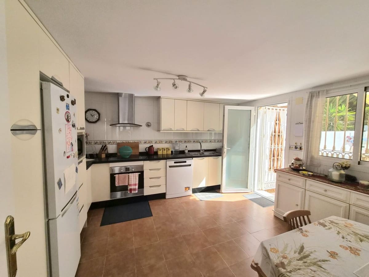 3 quarto Moradia Geminada para venda em Alhaurin Golf com piscina garagem - 499 000 € (Ref: 9948568)