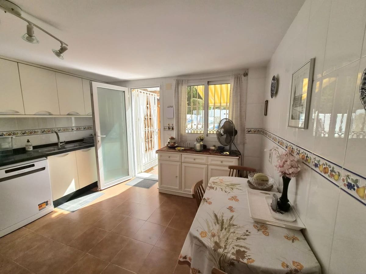 3 quarto Moradia Geminada para venda em Alhaurin Golf com piscina garagem - 499 000 € (Ref: 9948568)