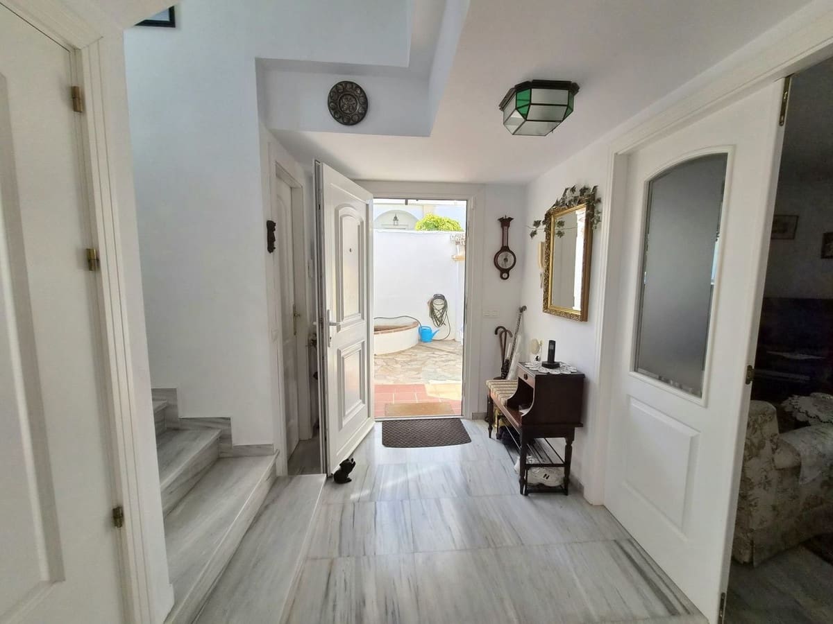 3 quarto Moradia Geminada para venda em Alhaurin Golf com piscina garagem - 499 000 € (Ref: 9948568)