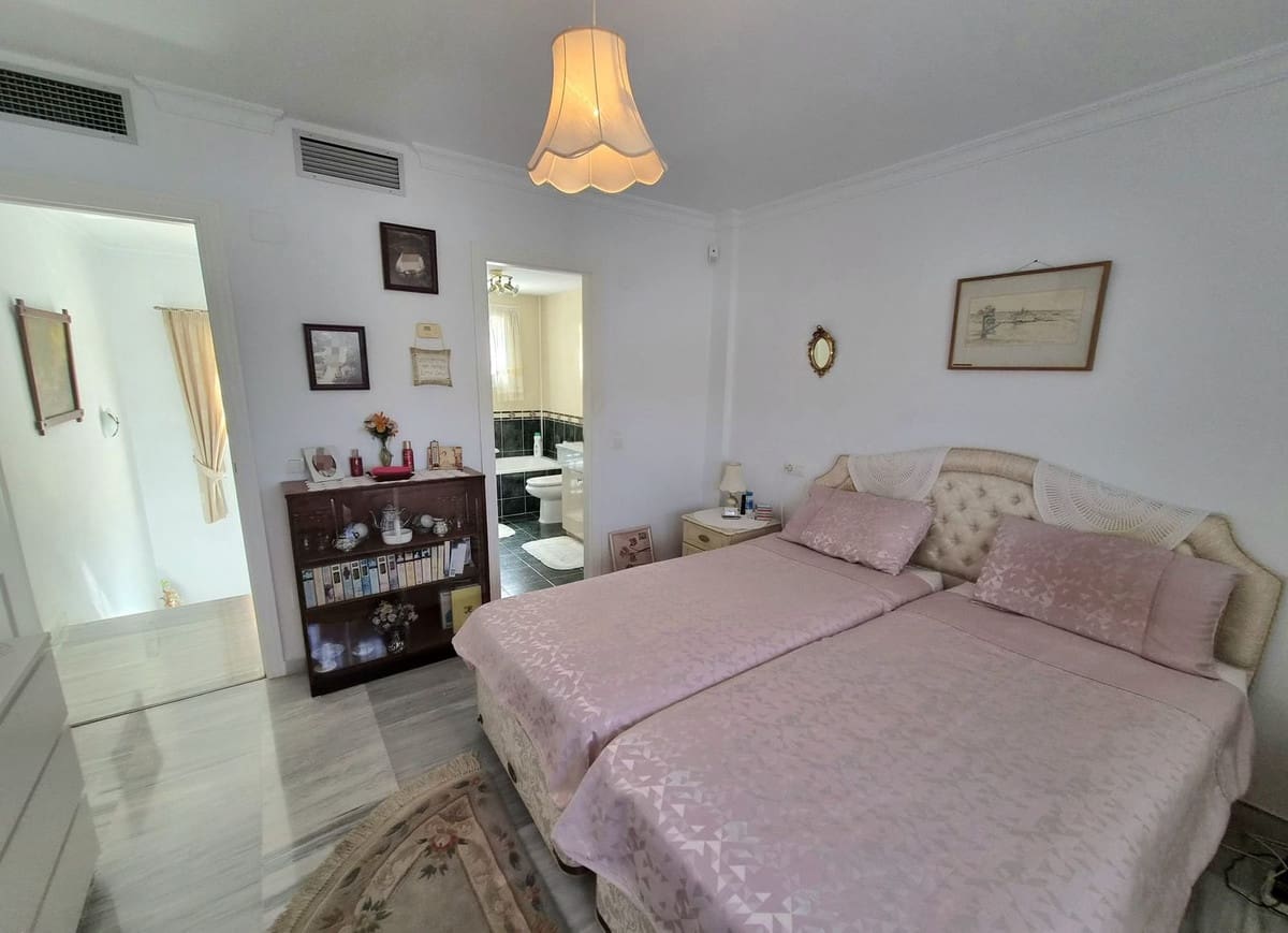 3 quarto Moradia Geminada para venda em Alhaurin Golf com piscina garagem - 499 000 € (Ref: 9948568)