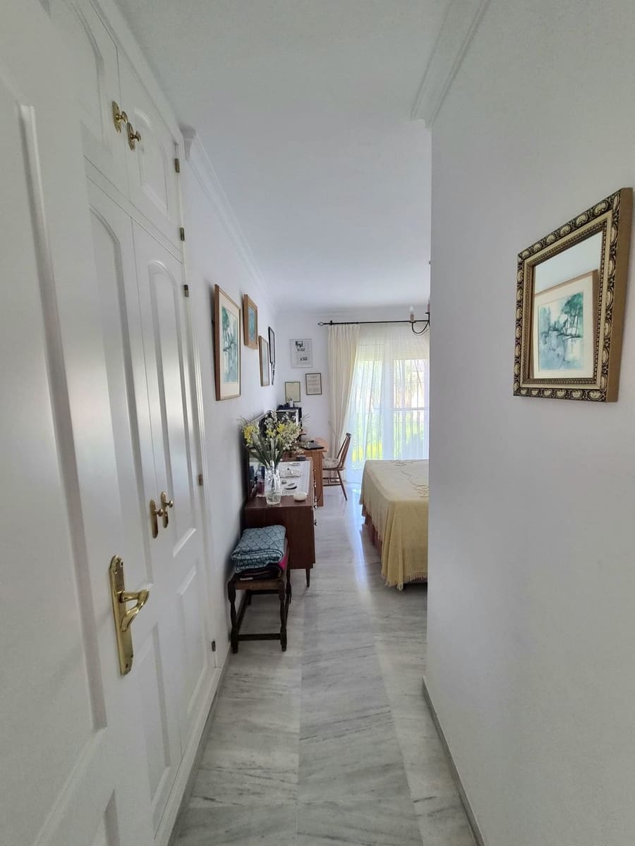 3 quarto Moradia Geminada para venda em Alhaurin Golf com piscina garagem - 499 000 € (Ref: 9948568)