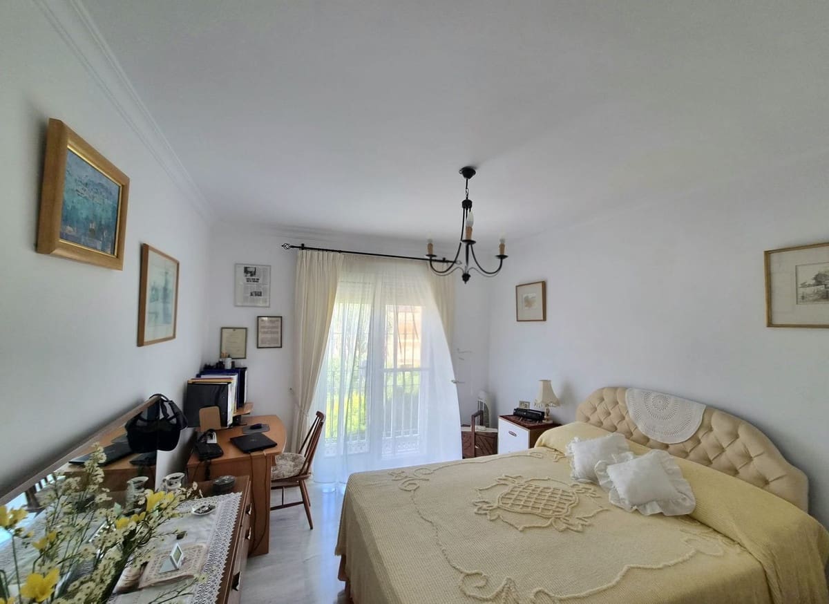 3 quarto Moradia Geminada para venda em Alhaurin Golf com piscina garagem - 499 000 € (Ref: 9948568)