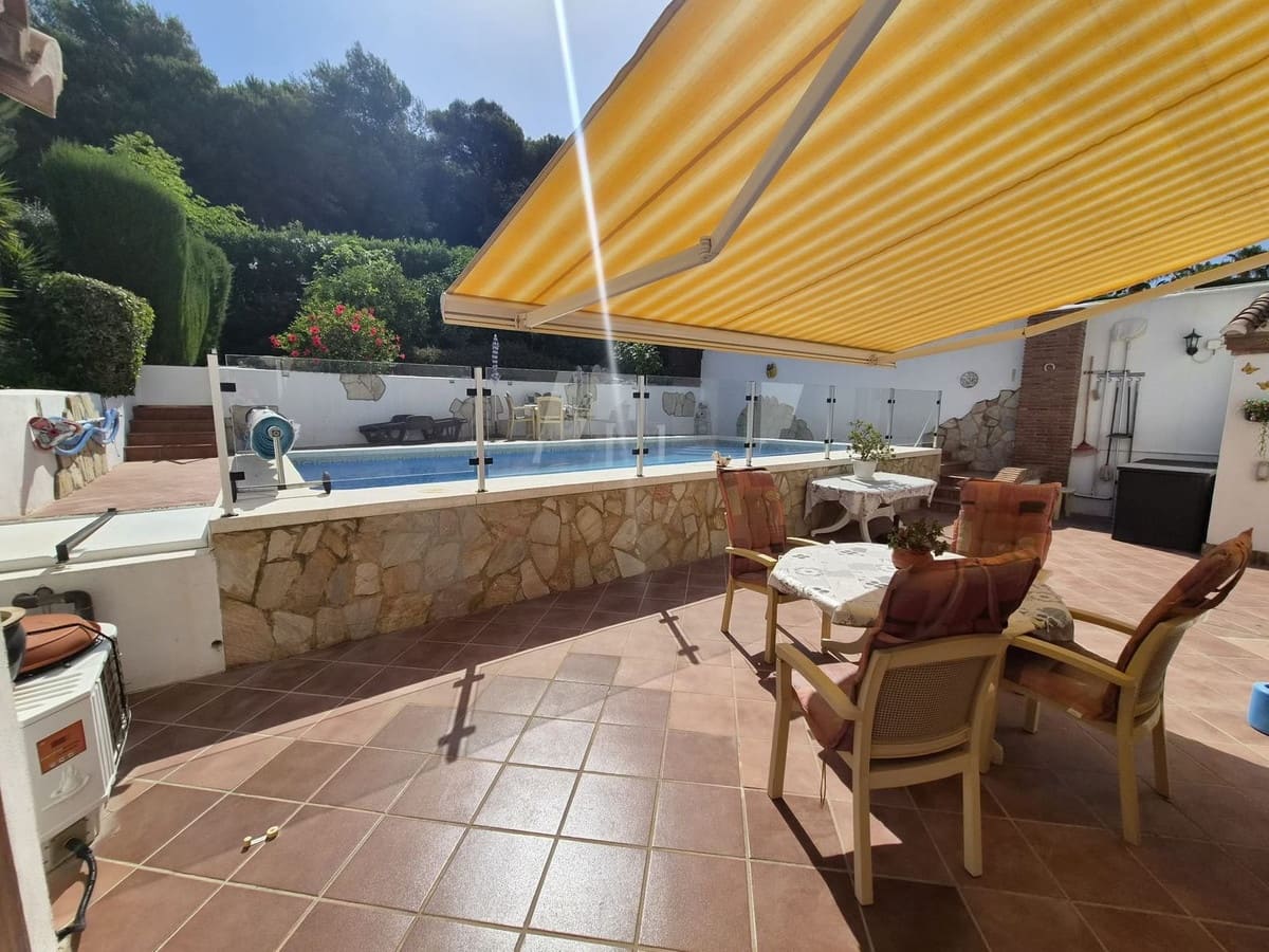 3 quarto Moradia Geminada para venda em Alhaurin Golf com piscina garagem - 499 000 € (Ref: 9948568)
