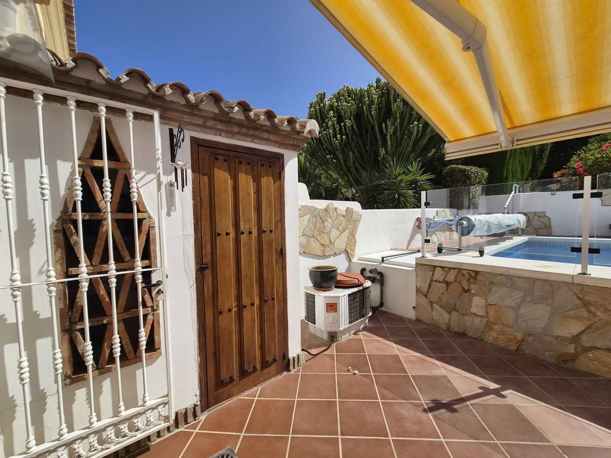 3 quarto Moradia Geminada para venda em Alhaurin Golf com piscina garagem - 499 000 € (Ref: 9948568)