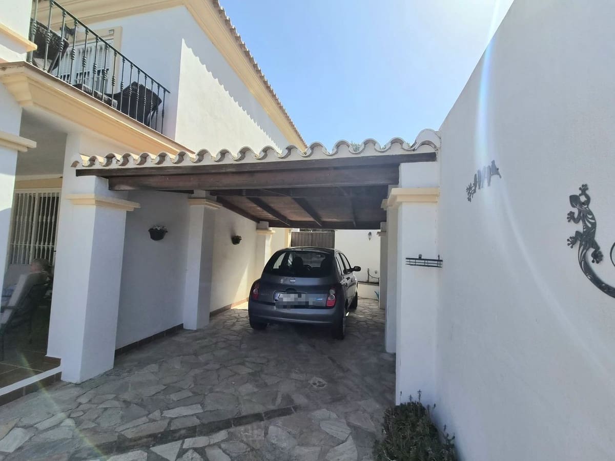 3 quarto Moradia Geminada para venda em Alhaurin Golf com piscina garagem - 499 000 € (Ref: 9948568)