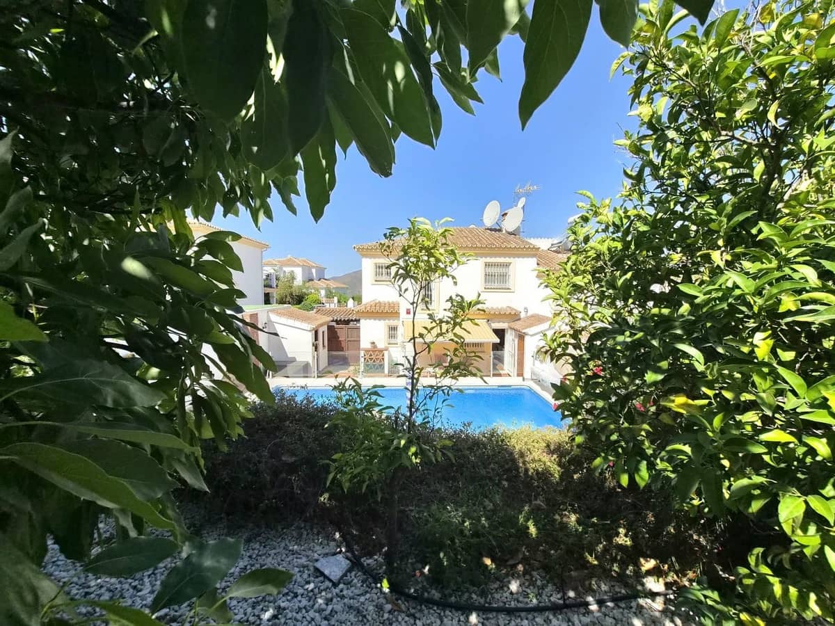 3 quarto Moradia Geminada para venda em Alhaurin Golf com piscina garagem - 499 000 € (Ref: 9948568)