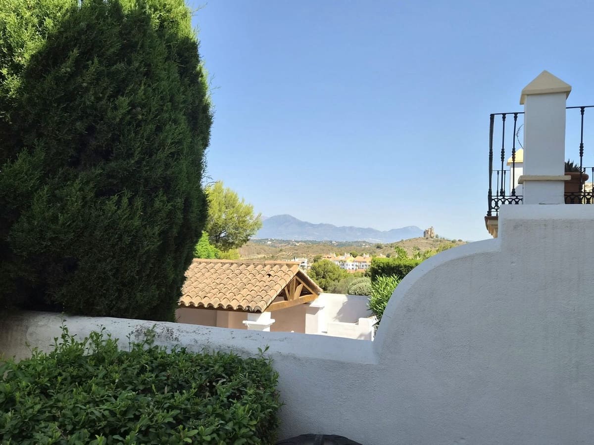 3 quarto Moradia Geminada para venda em Alhaurin Golf com piscina garagem - 499 000 € (Ref: 9948568)