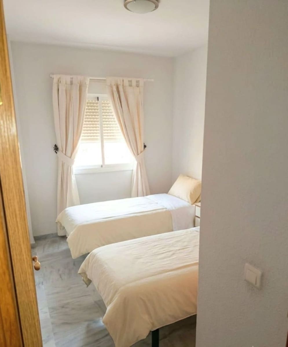3 soveværelse Lejlighed til salg i Torrequebrada med swimmingpool garage - € 390.000 (Ref: 9965801)