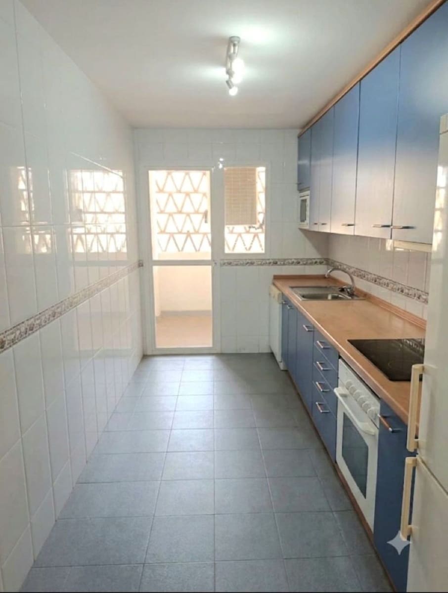 3 bedroom Apartment for sale in Torrequebrada with pool garage - € 390,000 (Ref: 9965801)