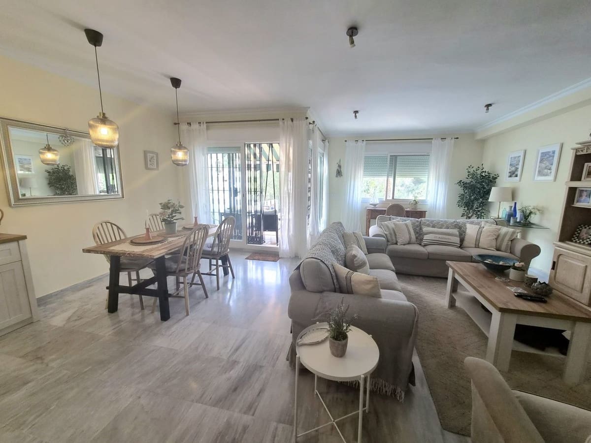 3 sypialnia Dom na sprzedaż w Alhaurin Golf z basenem garażem - 412 500 € (Ref: 9981232)