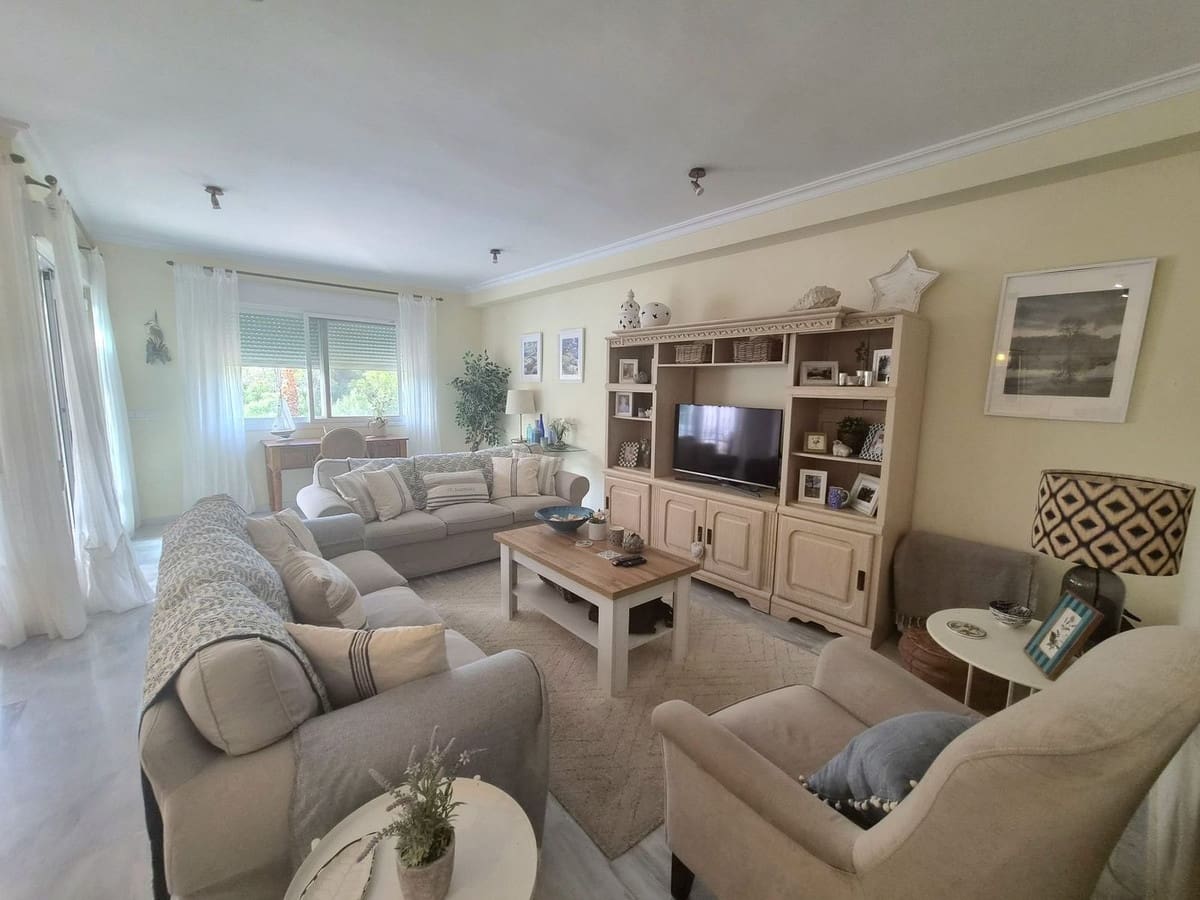 3 sypialnia Dom na sprzedaż w Alhaurin Golf z basenem garażem - 412 500 € (Ref: 9981232)