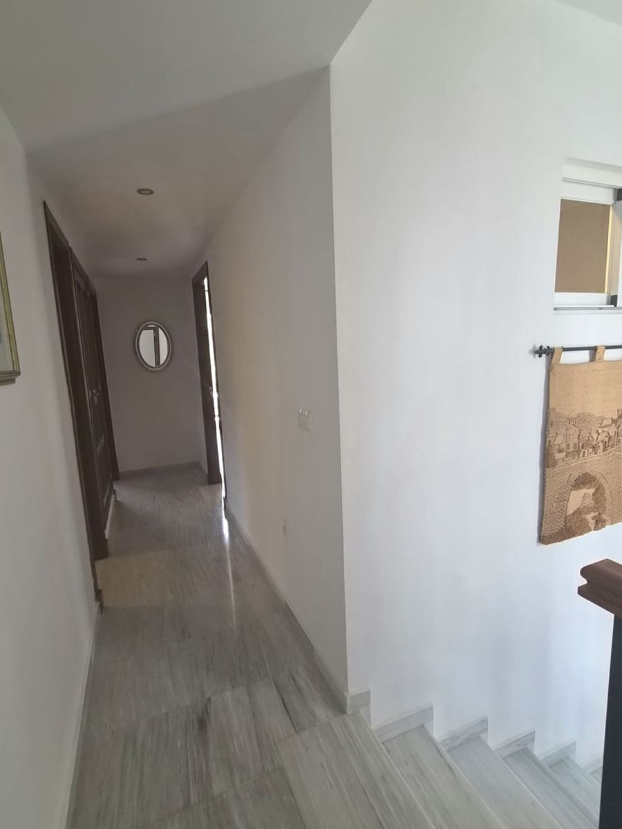 3 sypialnia Dom na sprzedaż w Alhaurin Golf z basenem garażem - 412 500 € (Ref: 9981232)