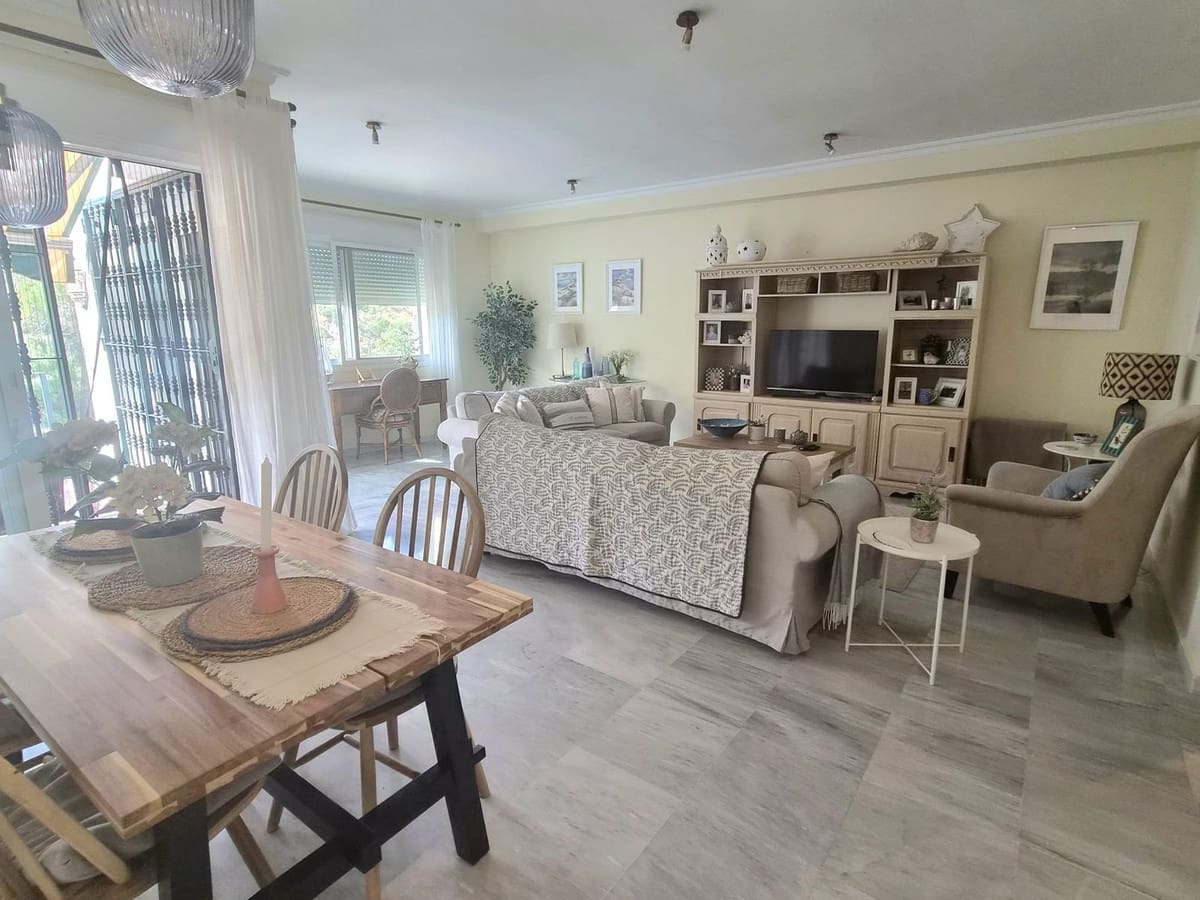 3 sypialnia Dom na sprzedaż w Alhaurin Golf z basenem garażem - 412 500 € (Ref: 9981232)