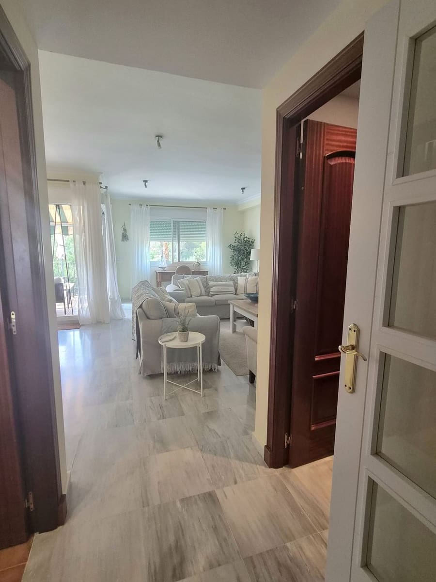 3 sypialnia Dom na sprzedaż w Alhaurin Golf z basenem garażem - 412 500 € (Ref: 9981232)