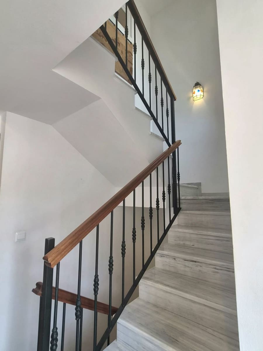 3 sypialnia Dom na sprzedaż w Alhaurin Golf z basenem garażem - 412 500 € (Ref: 9981232)