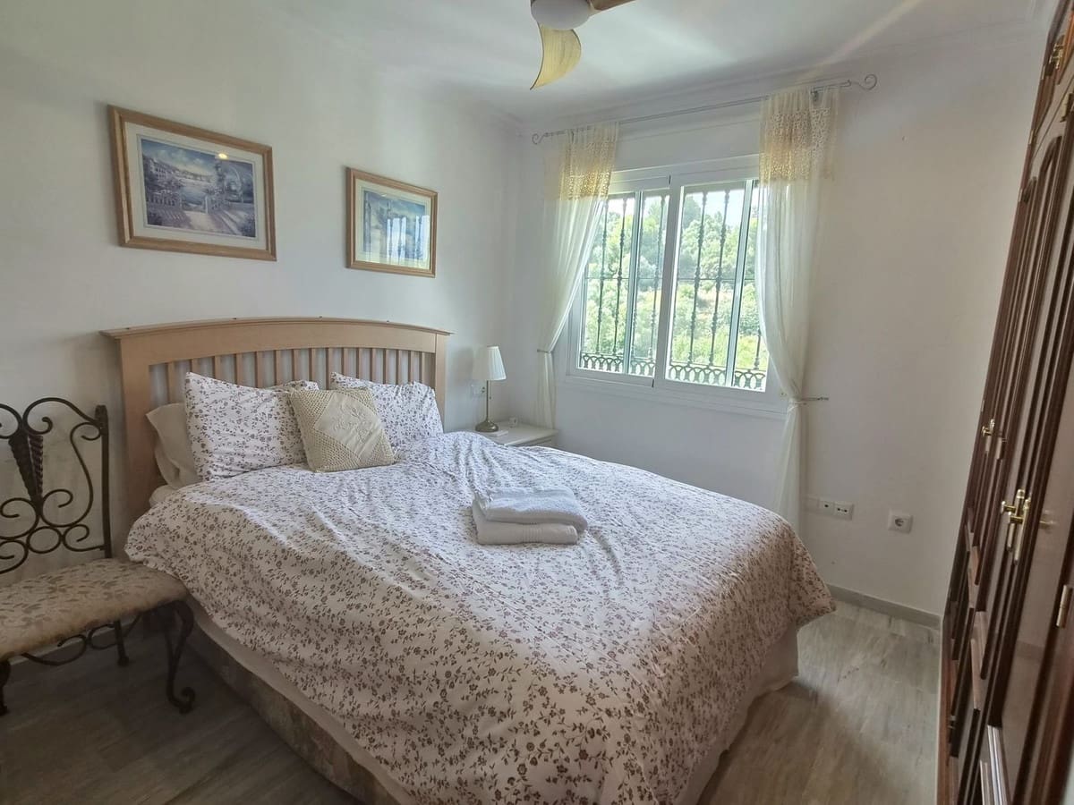 3 sypialnia Dom na sprzedaż w Alhaurin Golf z basenem garażem - 412 500 € (Ref: 9981232)