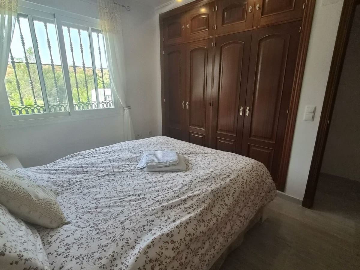 3 sypialnia Dom na sprzedaż w Alhaurin Golf z basenem garażem - 412 500 € (Ref: 9981232)
