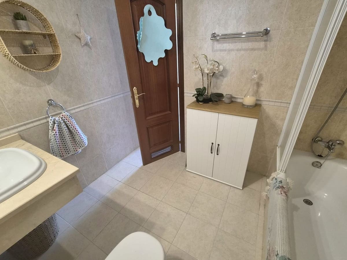 3 sypialnia Dom na sprzedaż w Alhaurin Golf z basenem garażem - 412 500 € (Ref: 9981232)