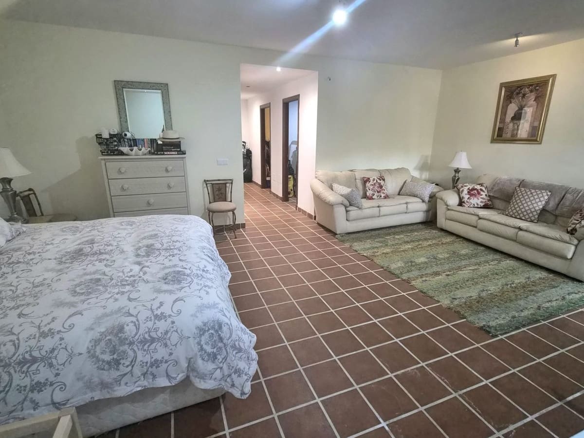 3 sypialnia Dom na sprzedaż w Alhaurin Golf z basenem garażem - 412 500 € (Ref: 9981232)