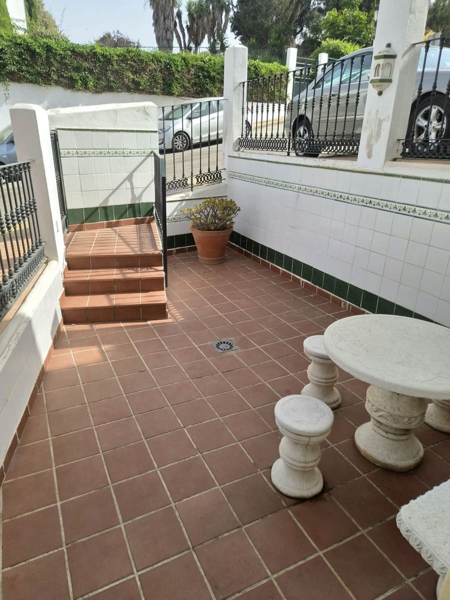 3 sypialnia Dom na sprzedaż w Alhaurin Golf z basenem garażem - 412 500 € (Ref: 9981232)