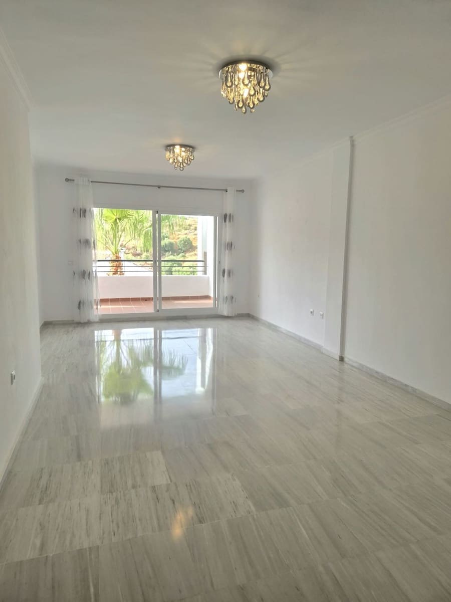 3 bedroom Apartment for sale in Alhaurin Golf with pool garage - € 399,000 (Ref: 9981640)