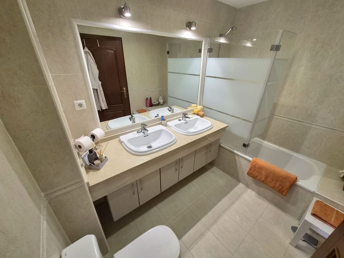 3 bedroom Apartment for sale in Alhaurin Golf with pool garage - € 399,000 (Ref: 9981640)