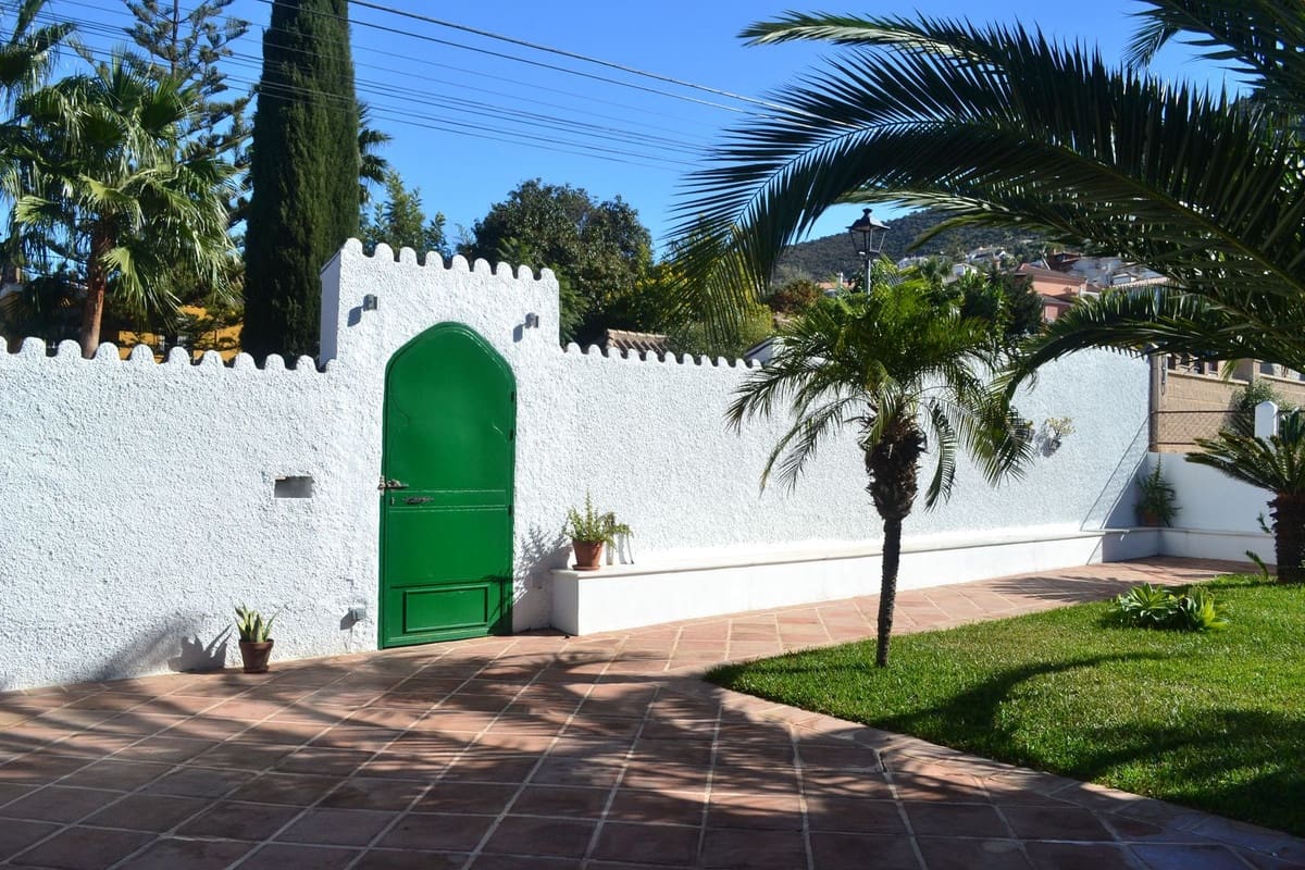 7 soveværelse Hotel til salg i Alhaurin de la Torre med swimmingpool garage - € 850.000 (Ref: 9999035)