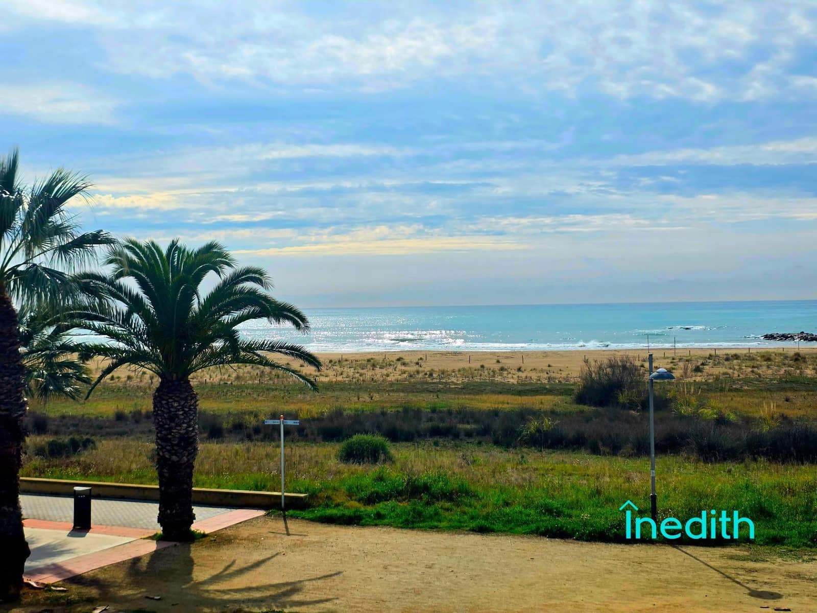 Adosado de 3 habitaciones en Cubelles en venta con piscina garaje - 680.000 € (Ref: 9128451)