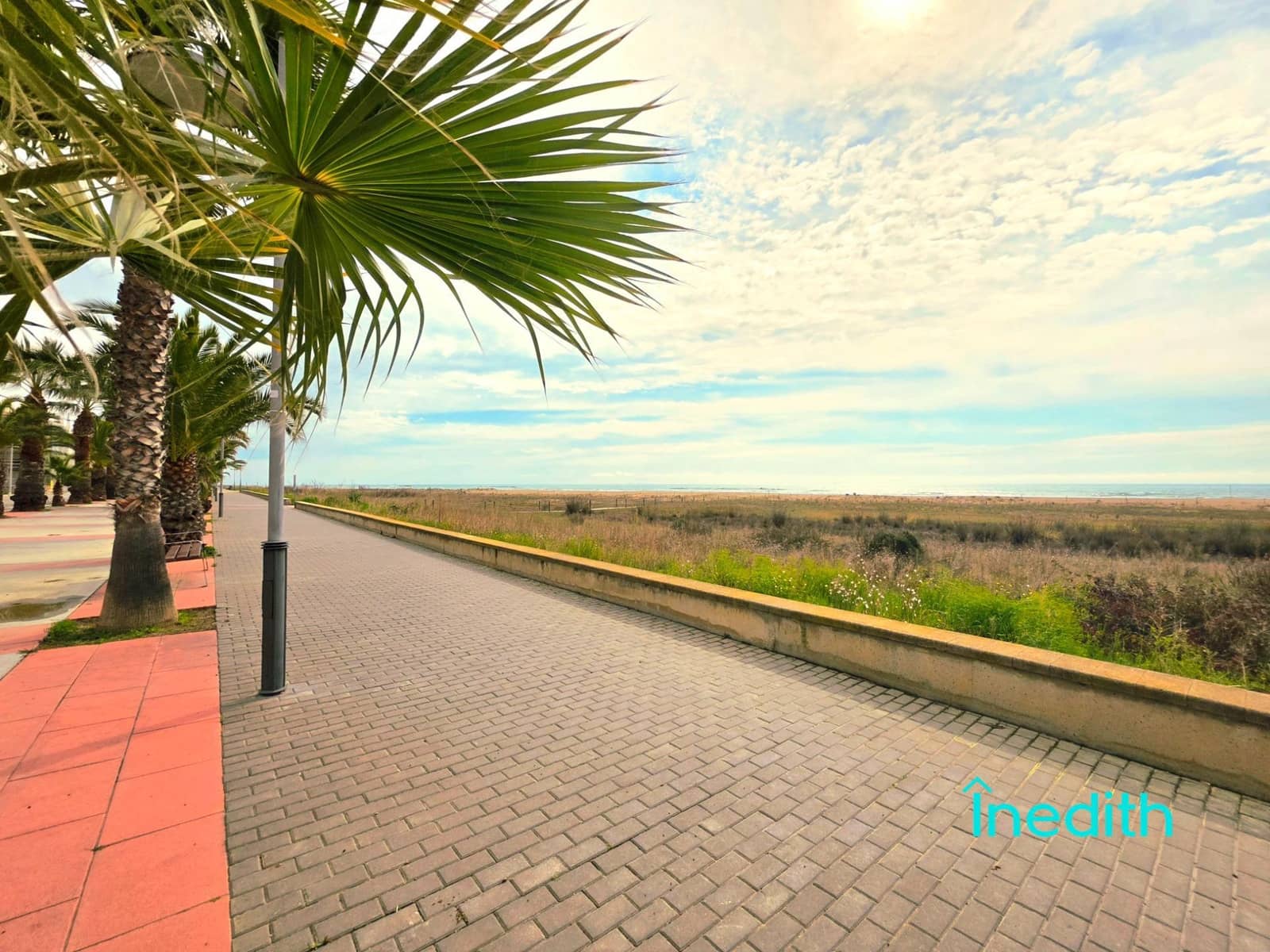 Adosado de 3 habitaciones en Cubelles en venta con piscina garaje - 680.000 € (Ref: 9128451)