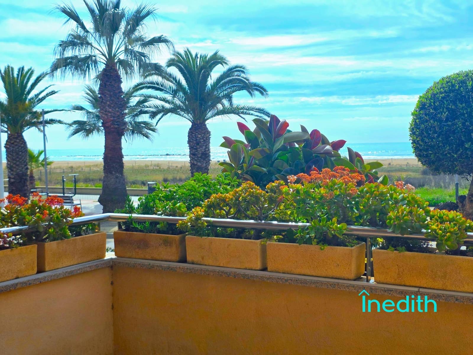 Adosado de 3 habitaciones en Cubelles en venta con piscina garaje - 680.000 € (Ref: 9128451)