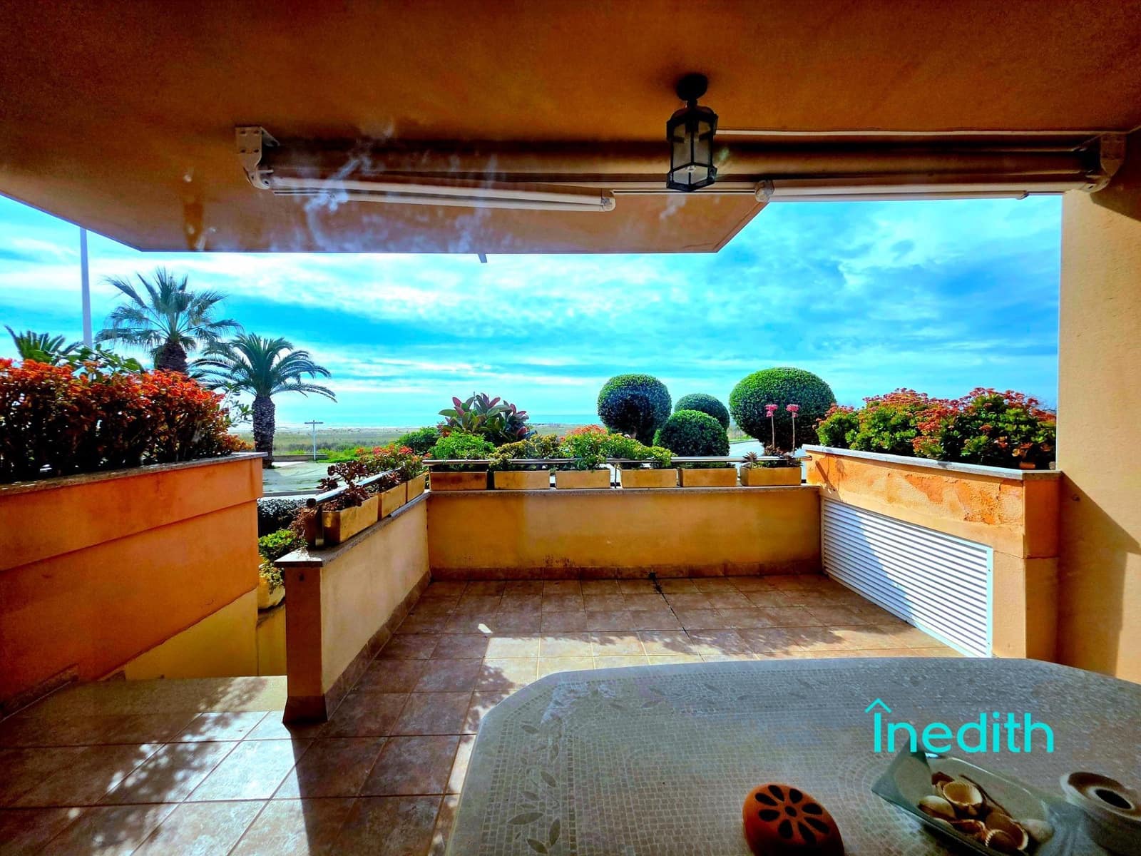 Adosado de 3 habitaciones en Cubelles en venta con piscina garaje - 680.000 € (Ref: 9128451)