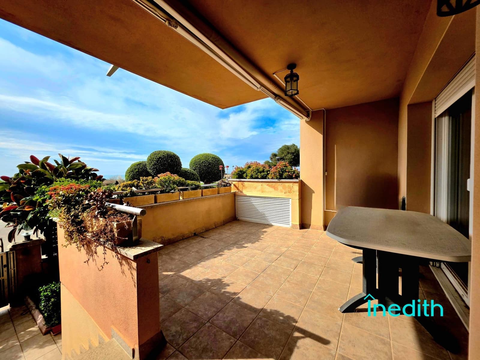 Adosado de 3 habitaciones en Cubelles en venta con piscina garaje - 680.000 € (Ref: 9128451)