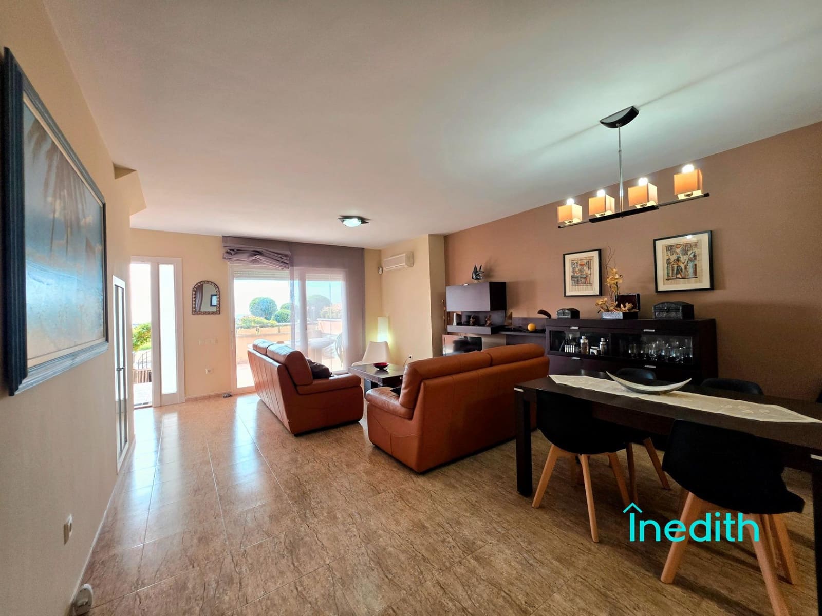 Adosado de 3 habitaciones en Cubelles en venta con piscina garaje - 680.000 € (Ref: 9128451)