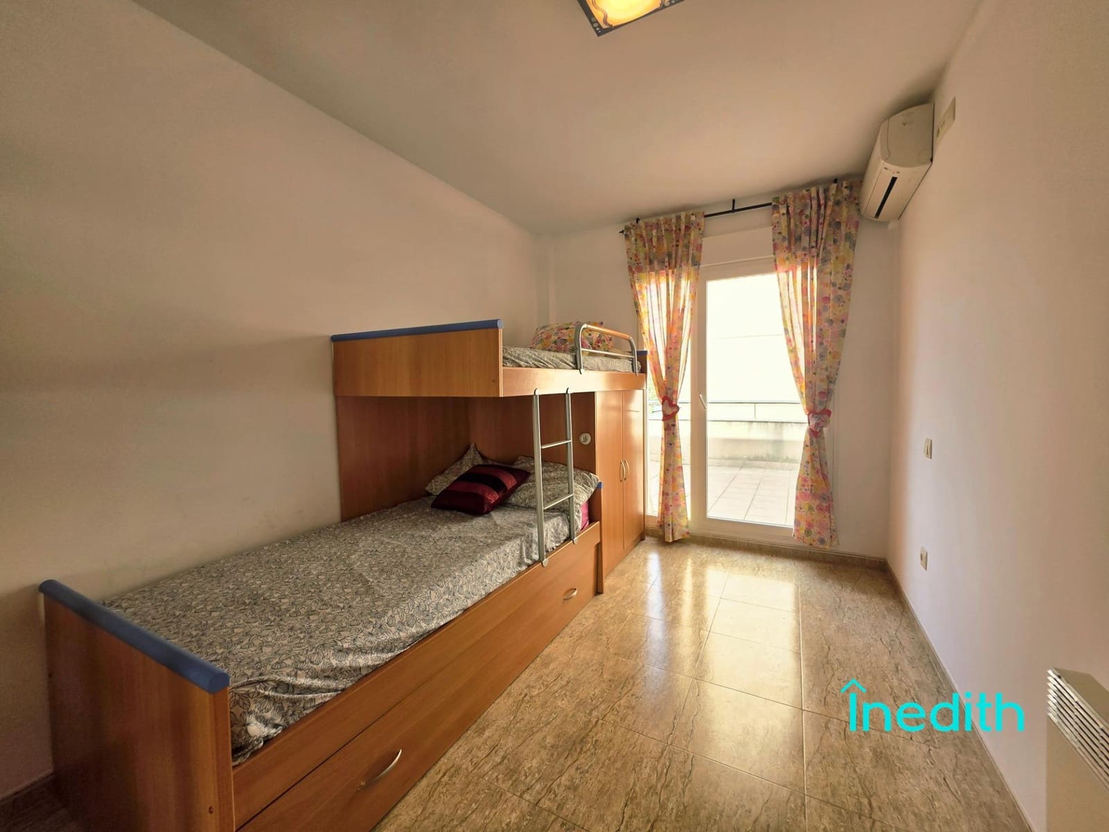 Adosado de 3 habitaciones en Cubelles en venta con piscina garaje - 680.000 € (Ref: 9128451)