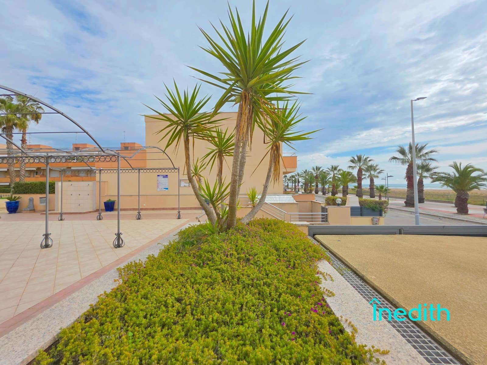 Adosado de 3 habitaciones en Cubelles en venta con piscina garaje - 680.000 € (Ref: 9128451)